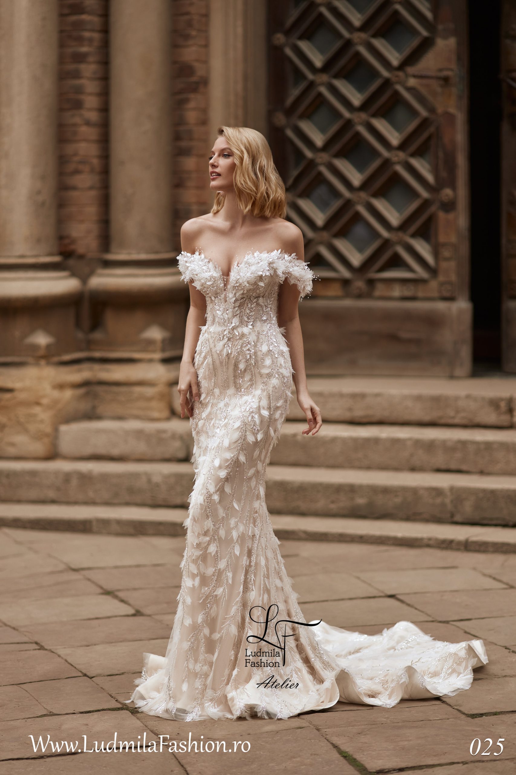Rochie de mireasă 2024-25
