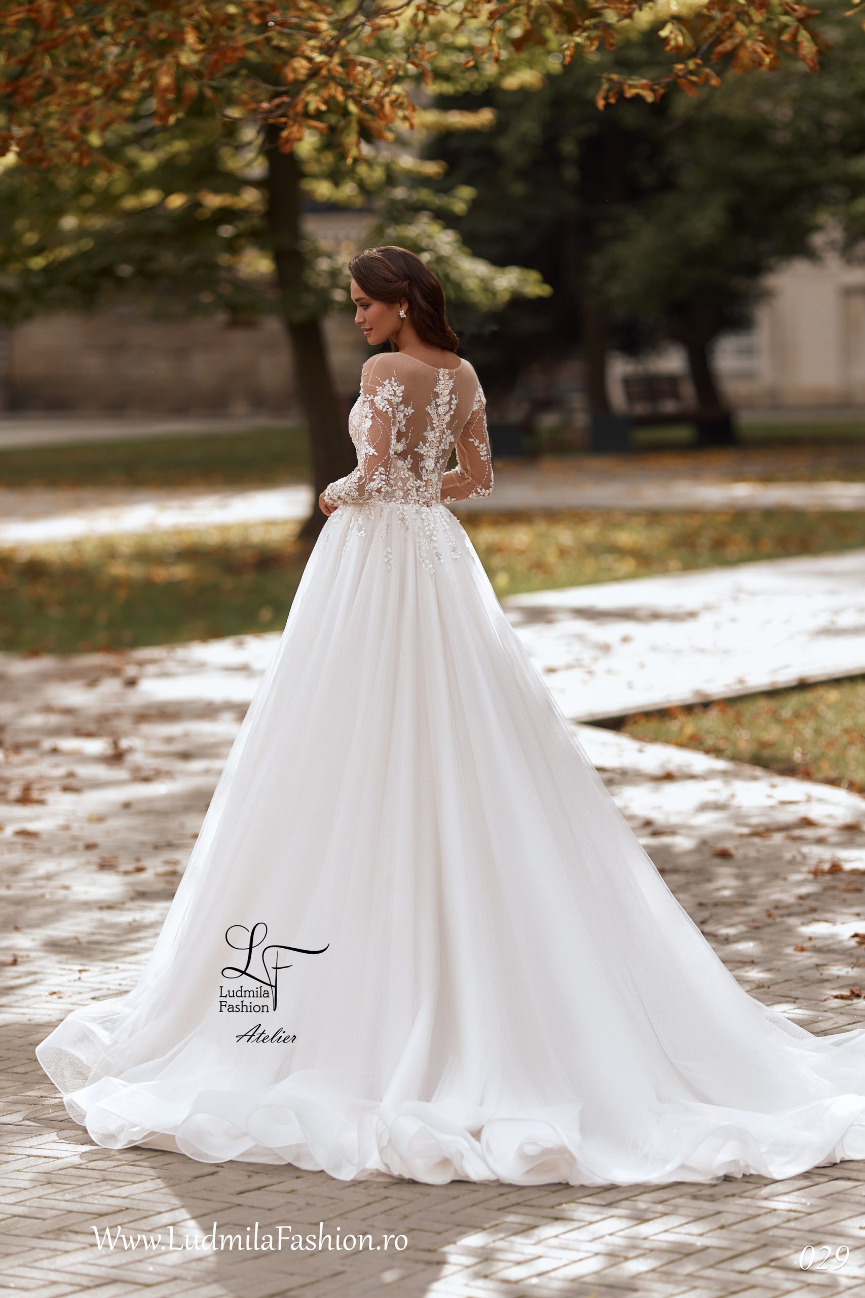 Rochie de mireasă 2024-29 - imagine 3