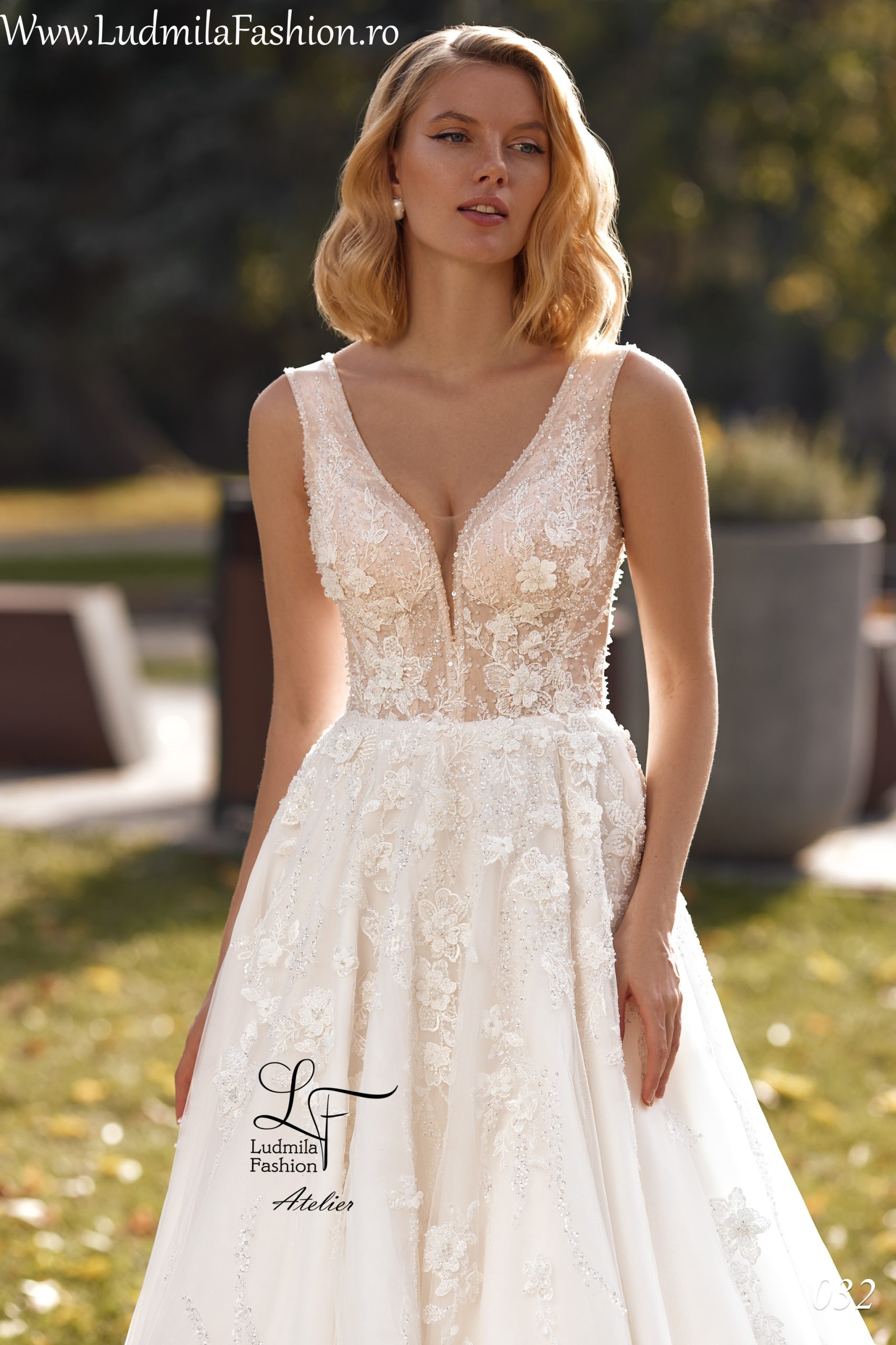 Rochie de mireasă 2024-32 - imagine 3