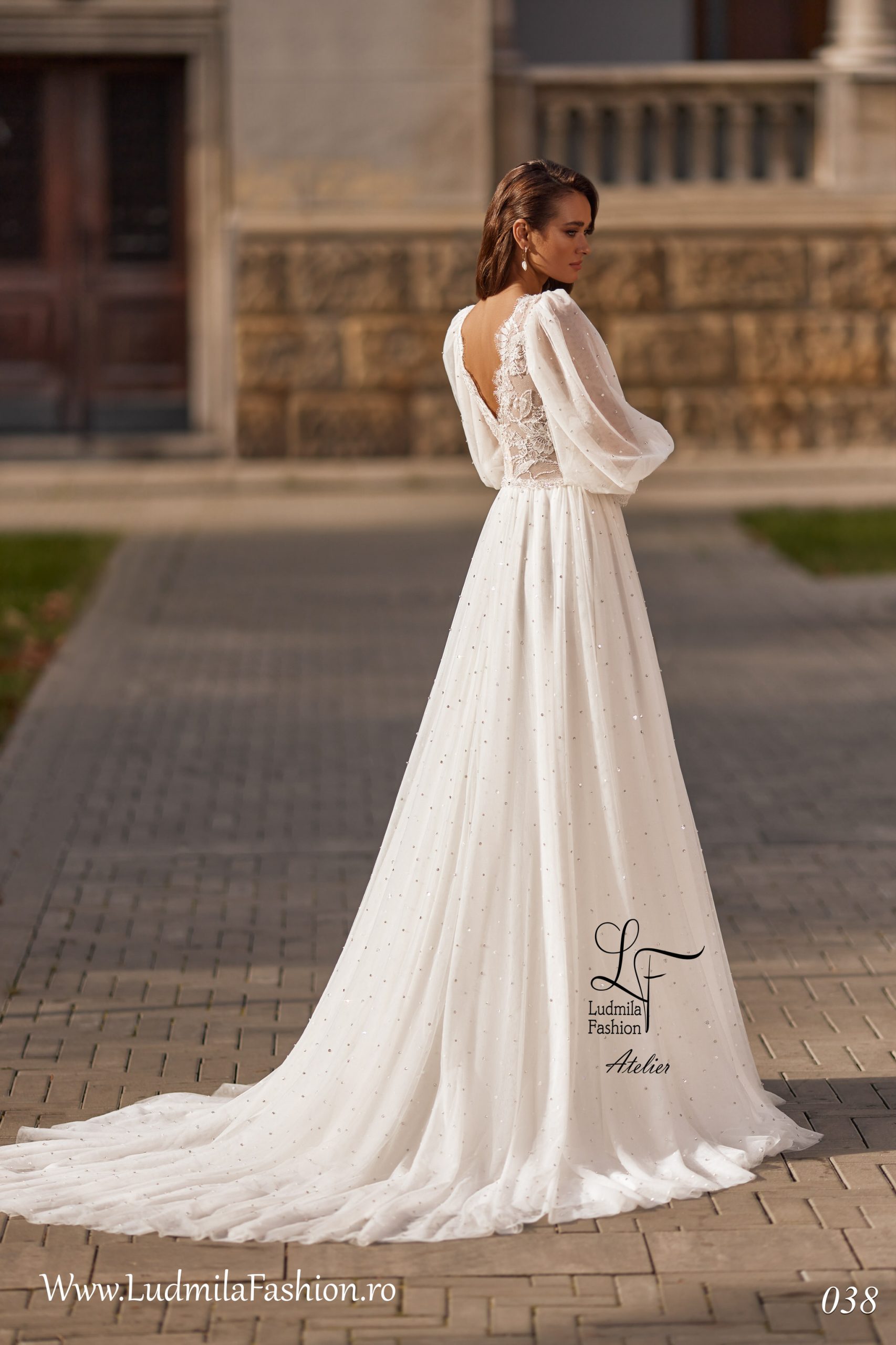 Rochie de mireasă 2024-38 - imagine 4