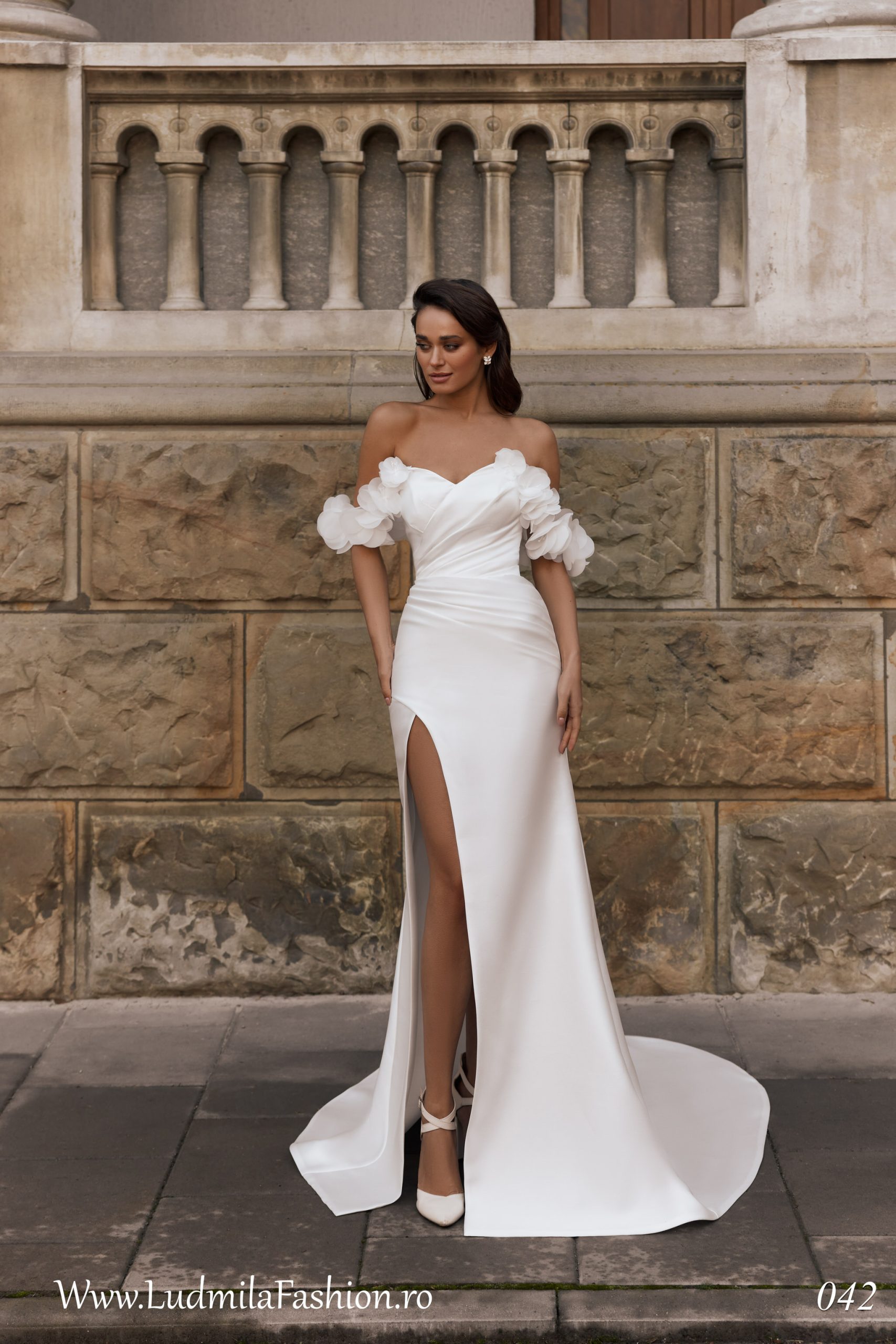 Rochie de mireasă 2024-42 - imagine 6