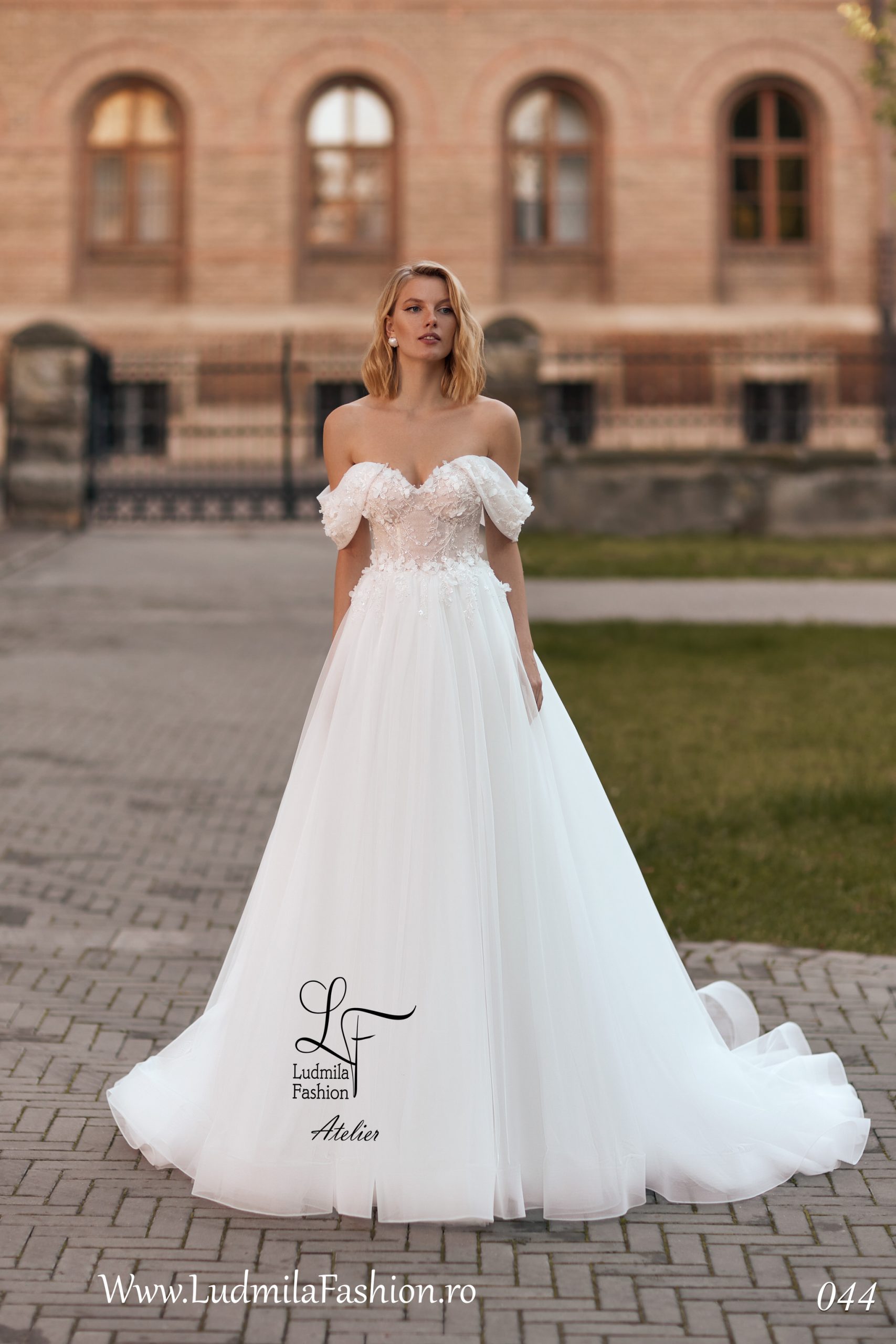 Rochie de mireasă 2024-44
