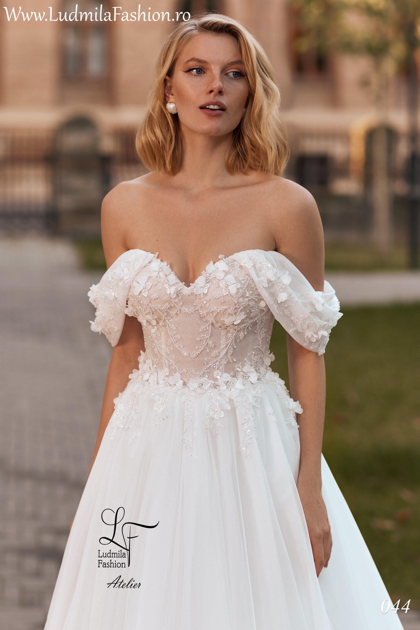 Rochie de mireasă 2024-44 - imagine 2